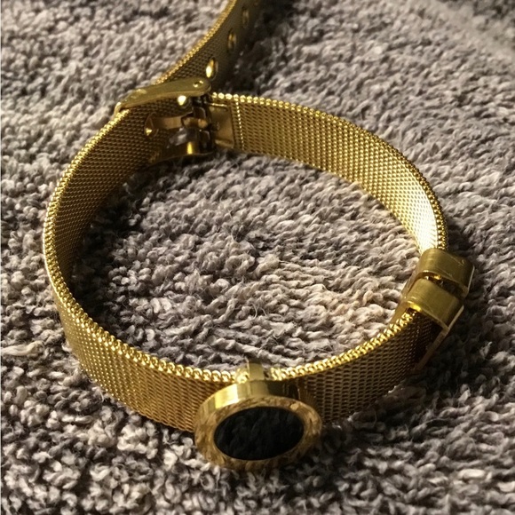 Gold mesh band Bradley with a round black face with numbers 🔴 - Picture 1 of 6